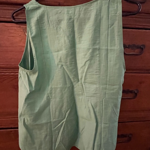 LOFT Light Green Sleeveless Top - Picture 3 of 8